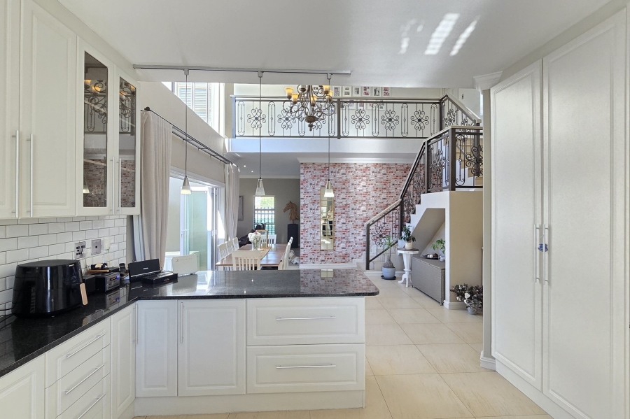 4 Bedroom Property for Sale in Graanendal Western Cape
